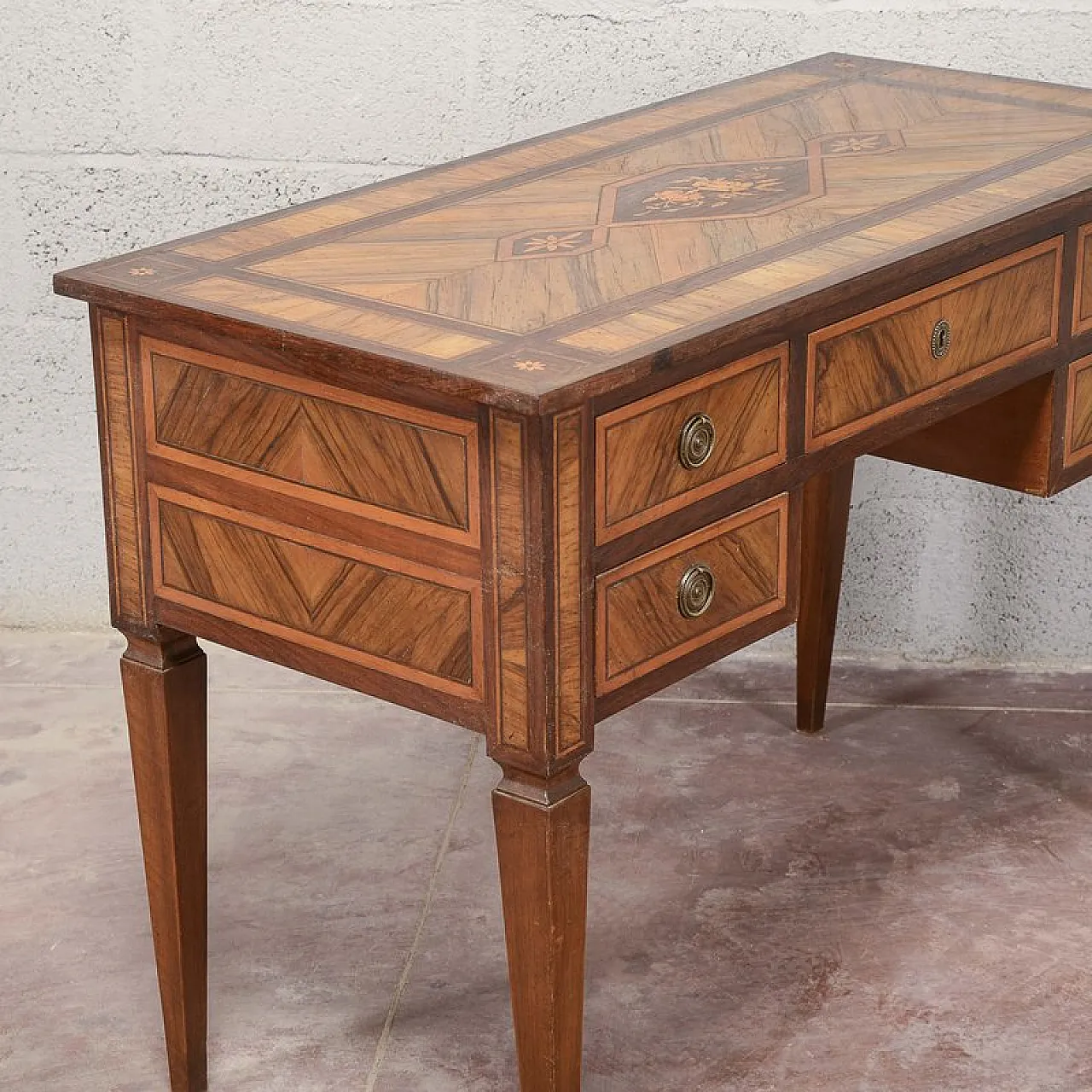 Center desk in wood, 19th century 6