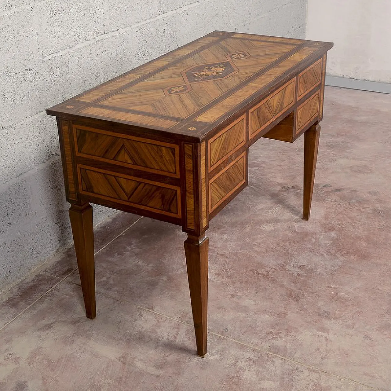 Center desk in wood, 19th century 8