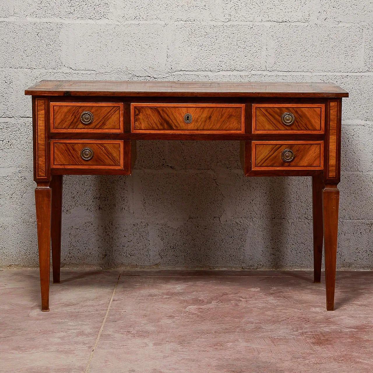 Center desk in wood, 19th century 10