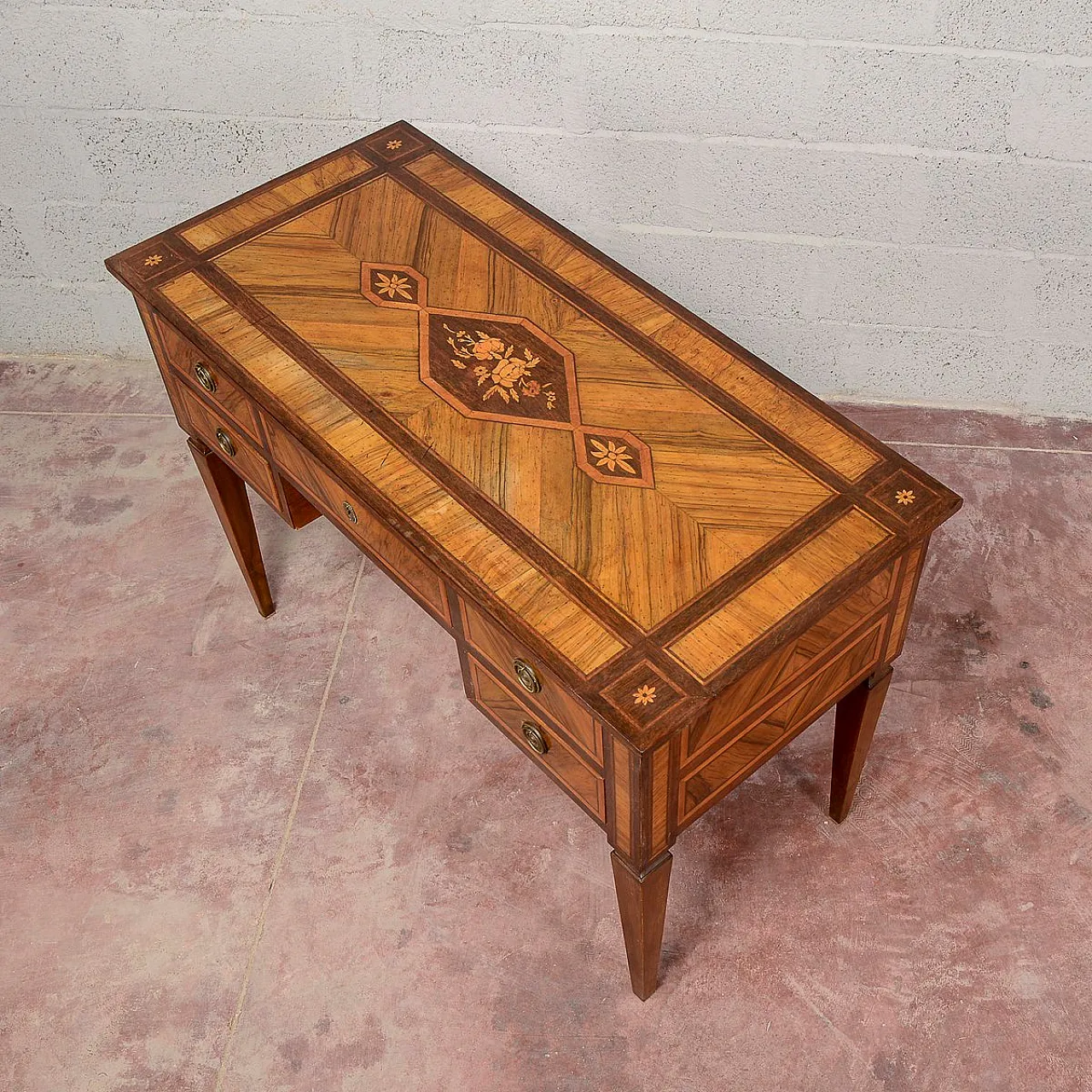 Center desk in wood, 19th century 13