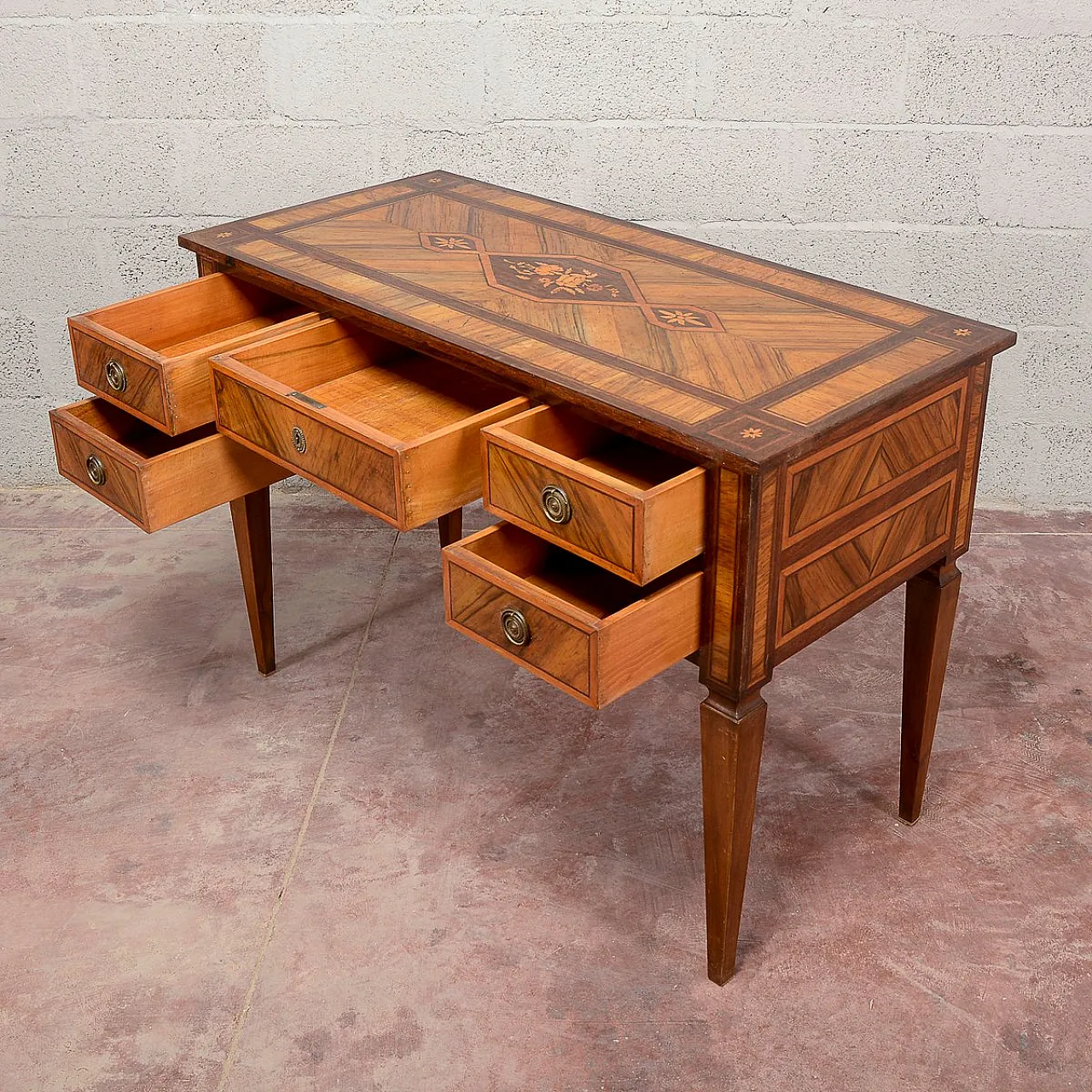 Center desk in wood, 19th century 14