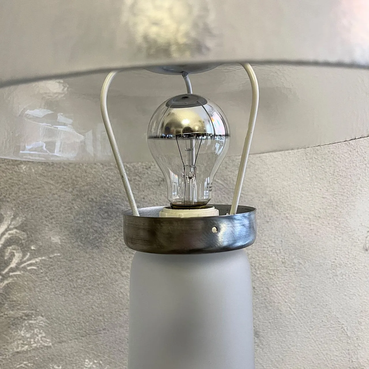 Lampada in vetro di Murano e opalino attribuita a Mazzega, anni '80 5