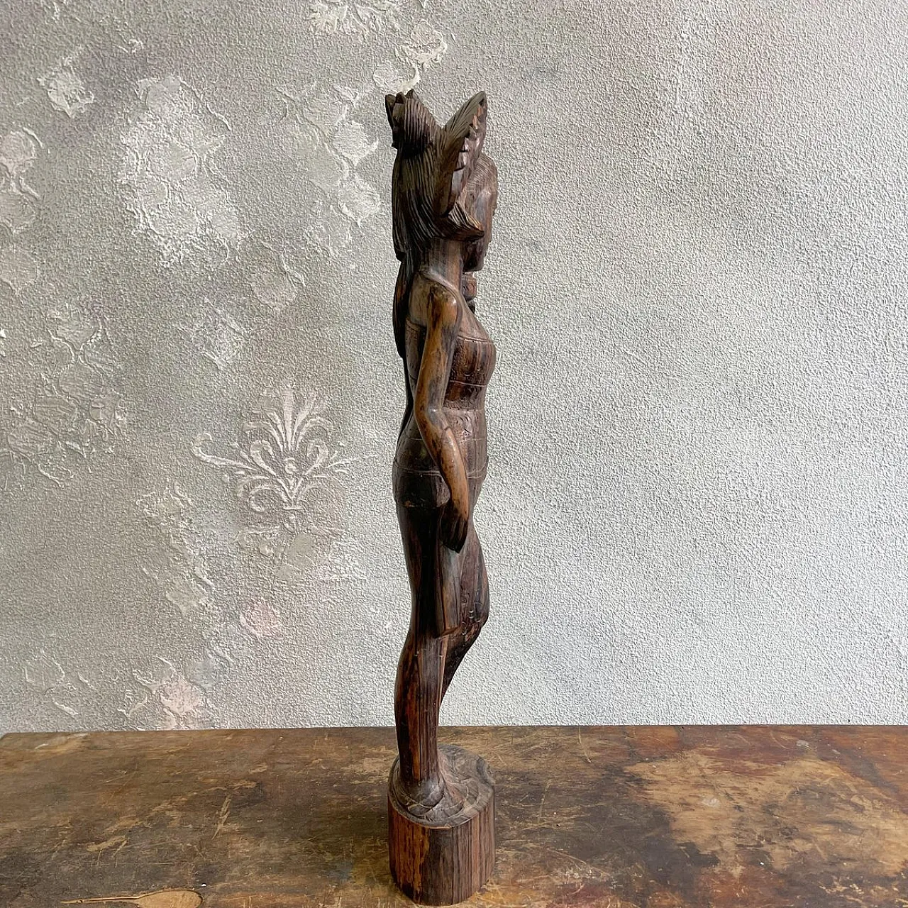 Balinese woman on hand-carved mahogany, sculpture, 1960s 3
