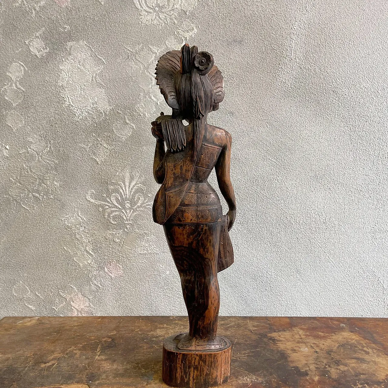 Balinese woman on hand-carved mahogany, sculpture, 1960s 4