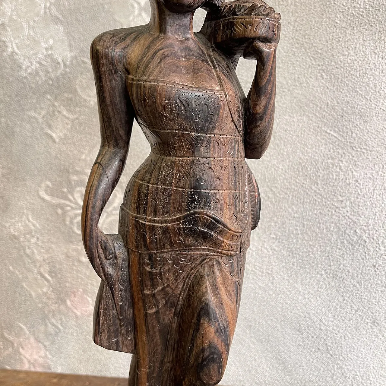 Balinese woman on hand-carved mahogany, sculpture, 1960s 7