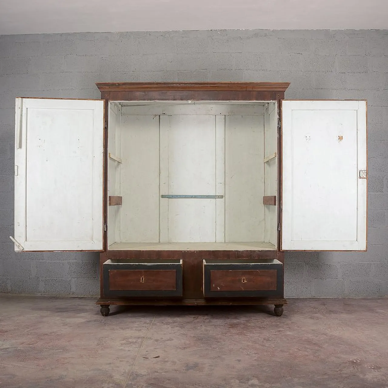 Sideboard with black trim, 19th century 2