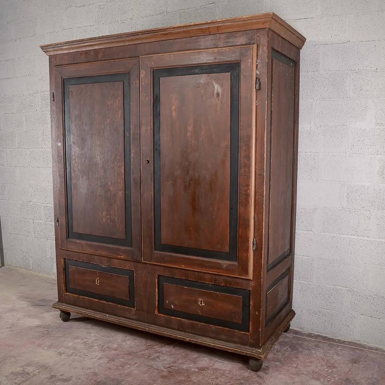 Sideboard with black trim, 19th century 4