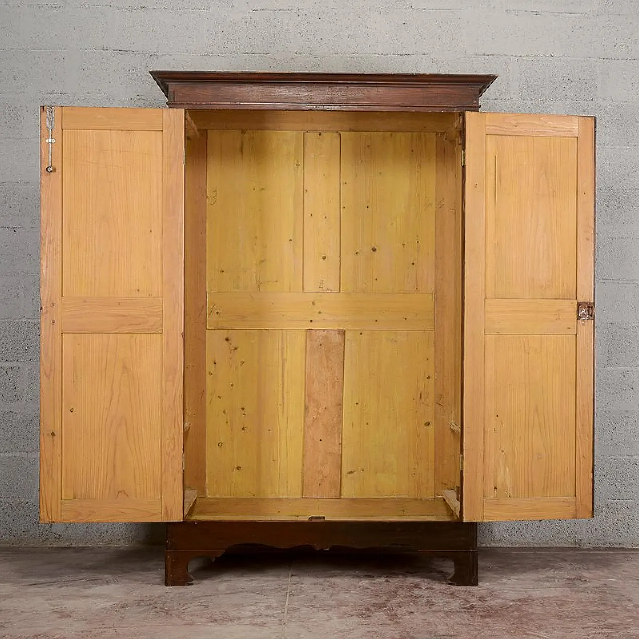 Two-door wardrobe in solid fir, 19th century 2
