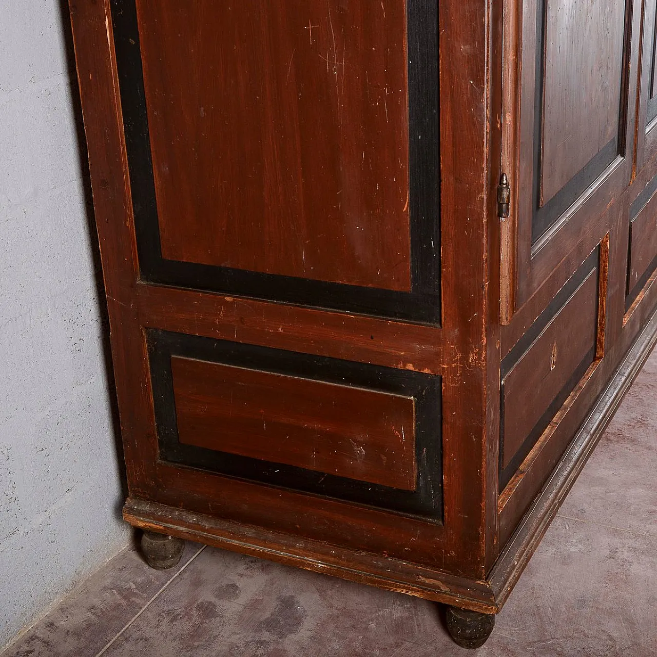 Sideboard with black trim, 19th century 9