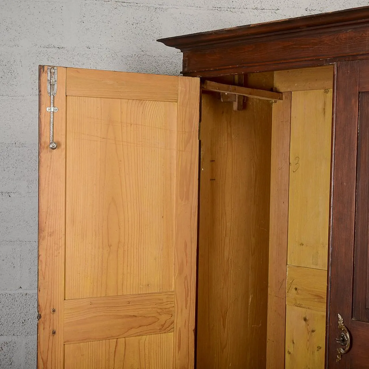 Two-door wardrobe in solid fir, 19th century 7