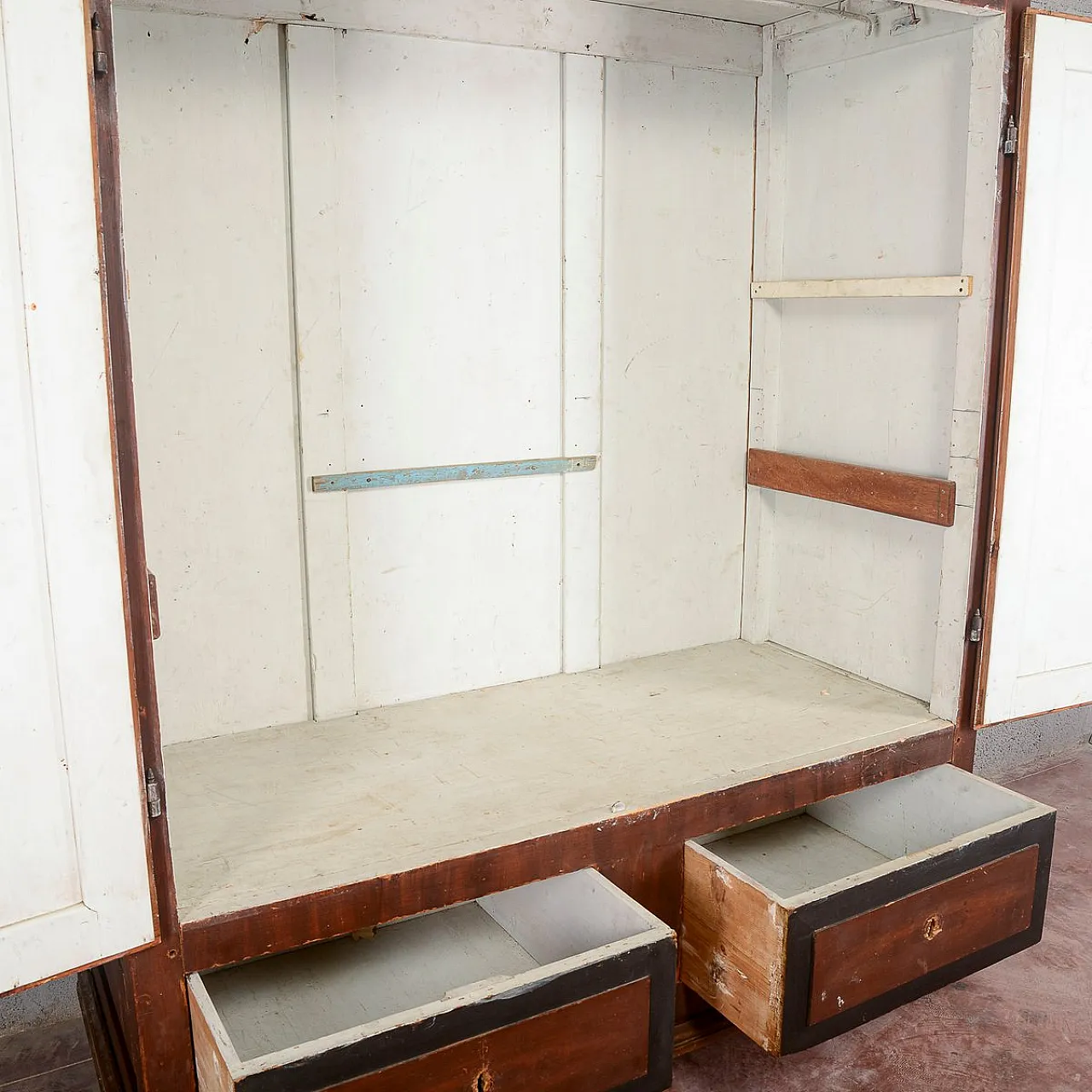 Sideboard with black trim, 19th century 13