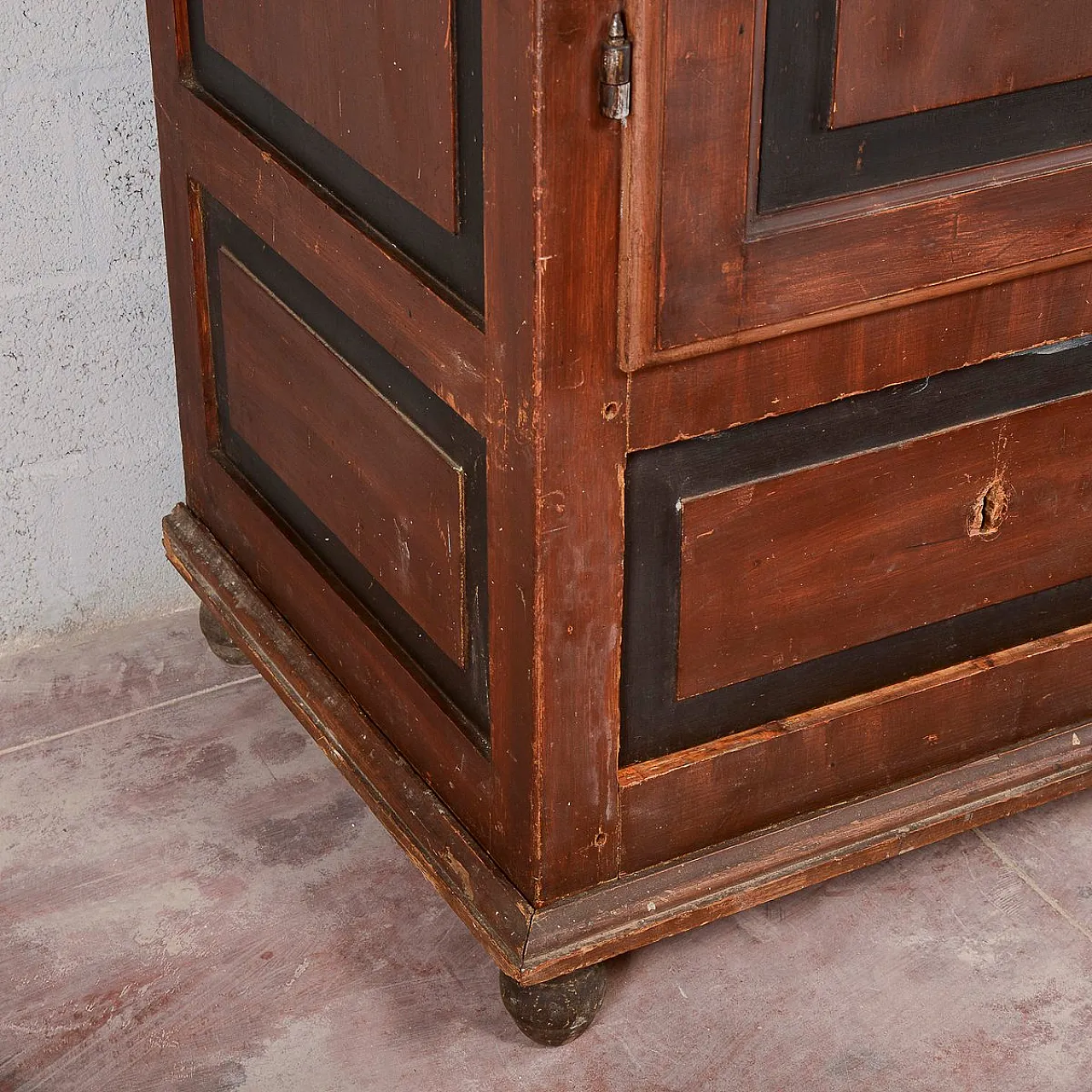Sideboard with black trim, 19th century 15