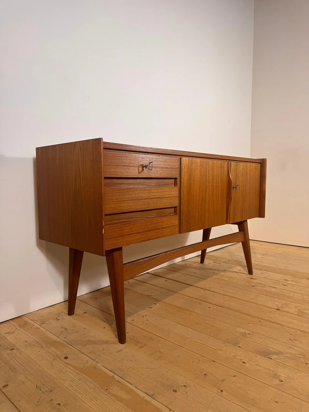 Sideboard piccola danese in teak Scandinavian Modern, anni ’60 4