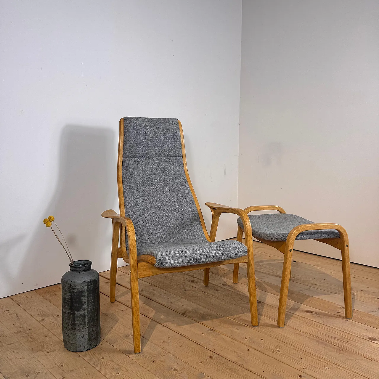 Poltrona Lamino di Yngve Ekström in legno e tessuto grigio, anni ’60 3