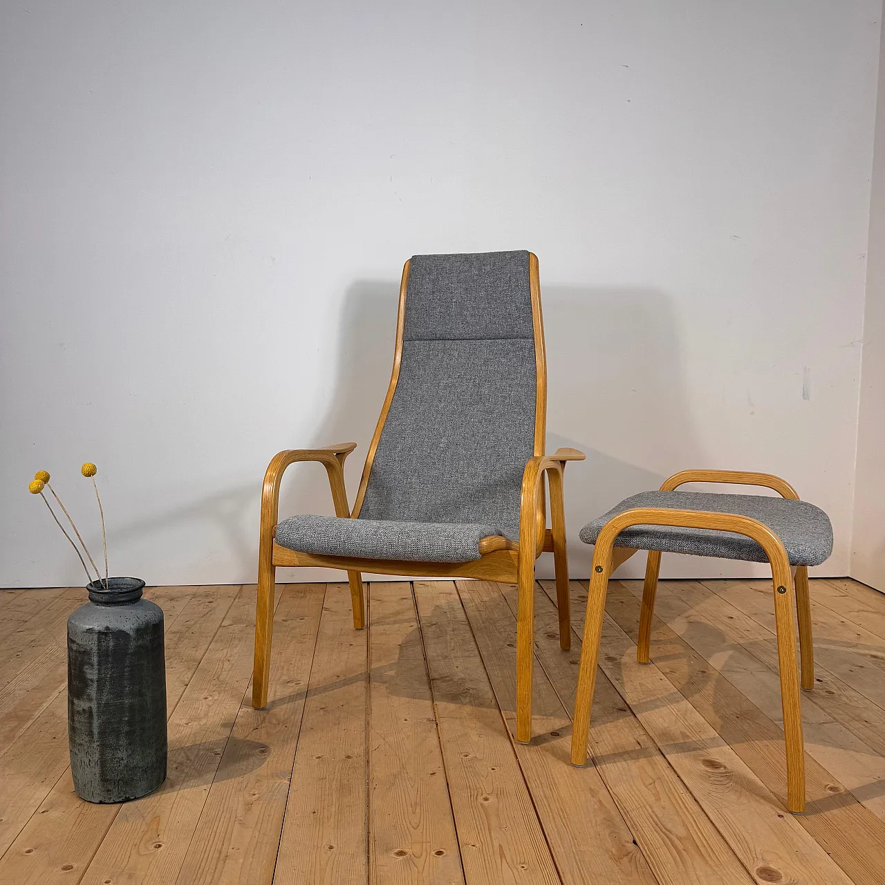Poltrona Lamino di Yngve Ekström in legno e tessuto grigio, anni ’60 4