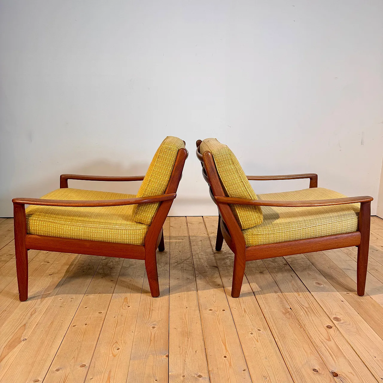 Coppia di poltrone danesi in teak Scandinavian Modern, anni ’60 4