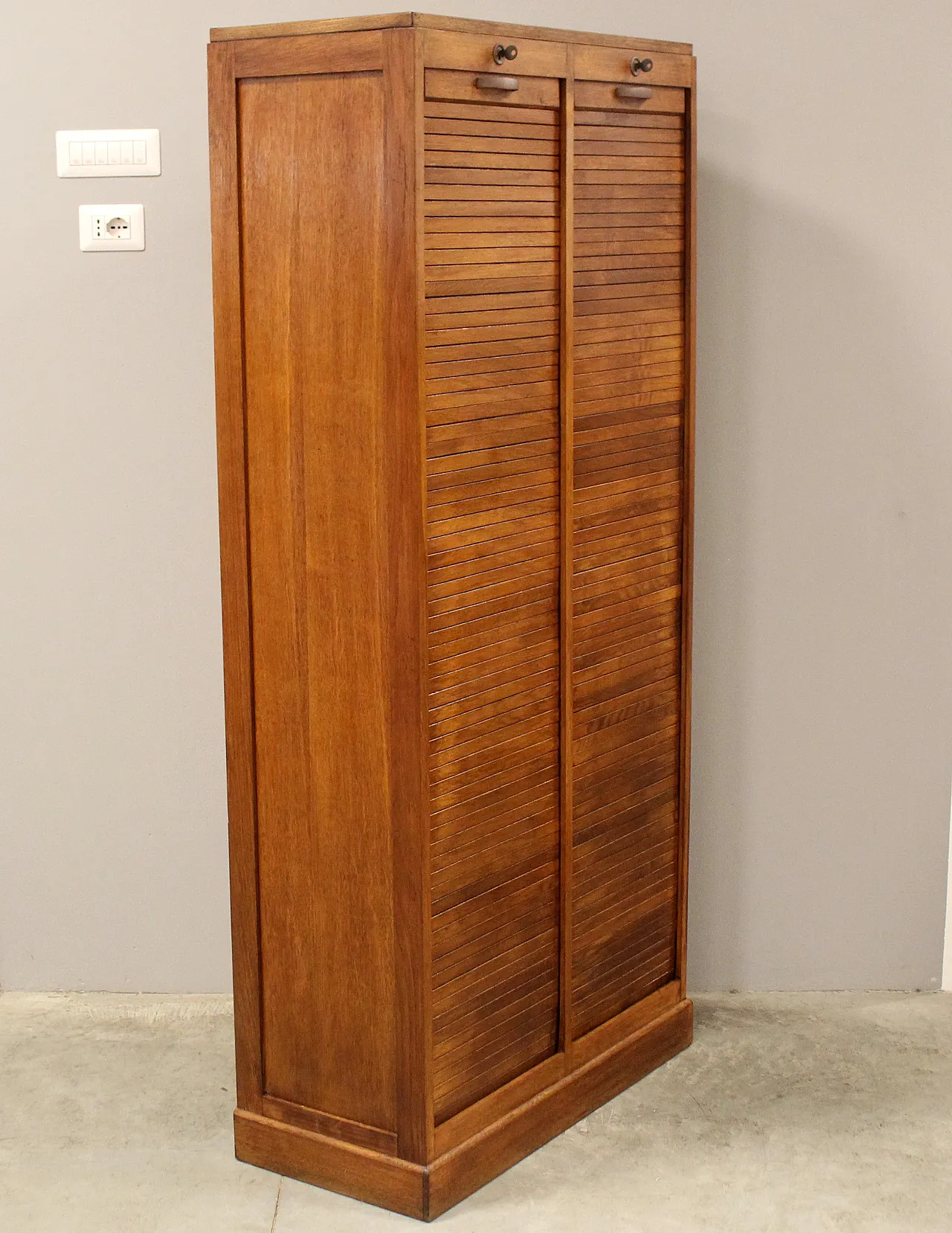 Filing cabinet with oak archive filing shutter, early 1900s 2