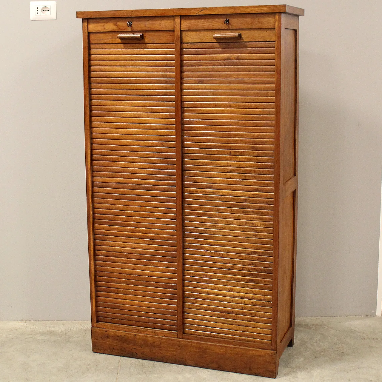 Filing cabinet with oak archive filing shutter, early 1900s 2