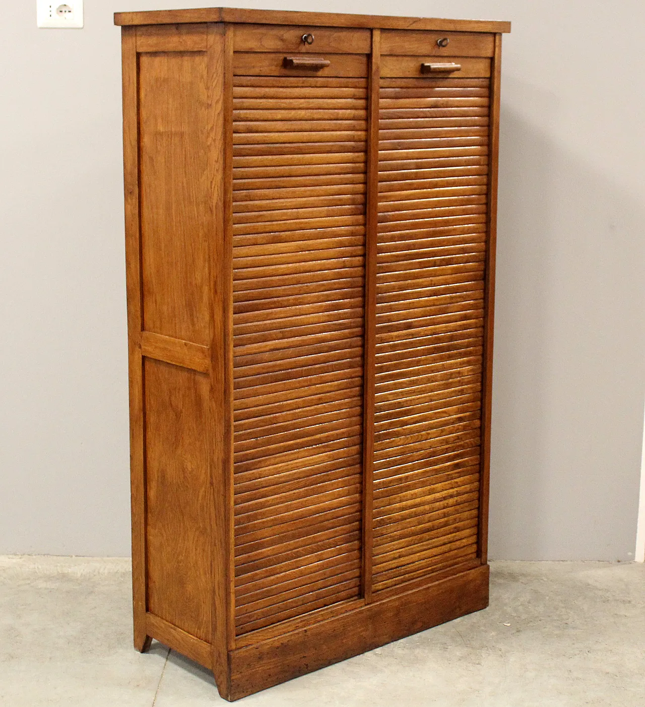 Filing cabinet with oak archive filing shutter, early 1900s 3