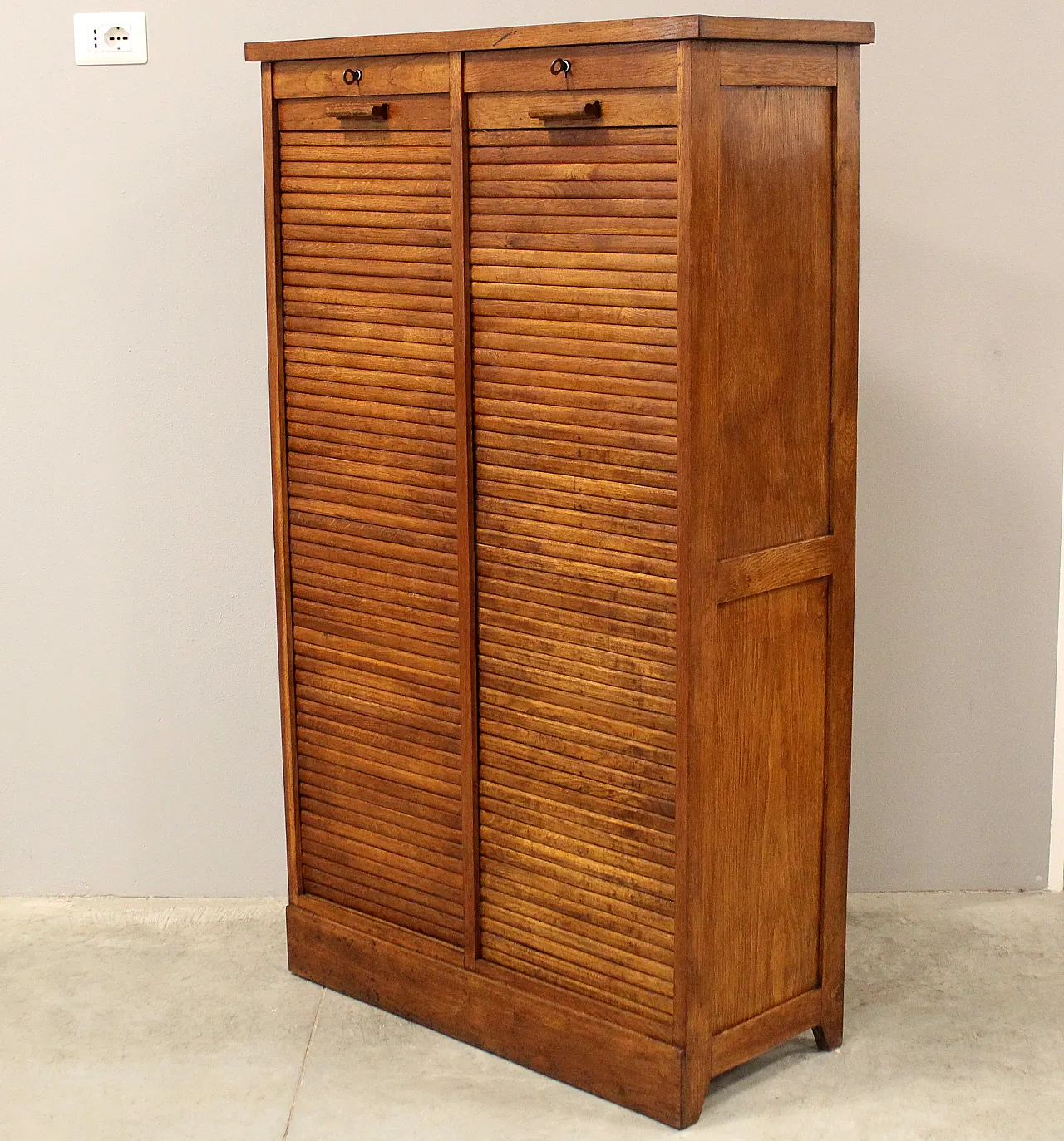 Filing cabinet with oak archive filing shutter, early 1900s 4
