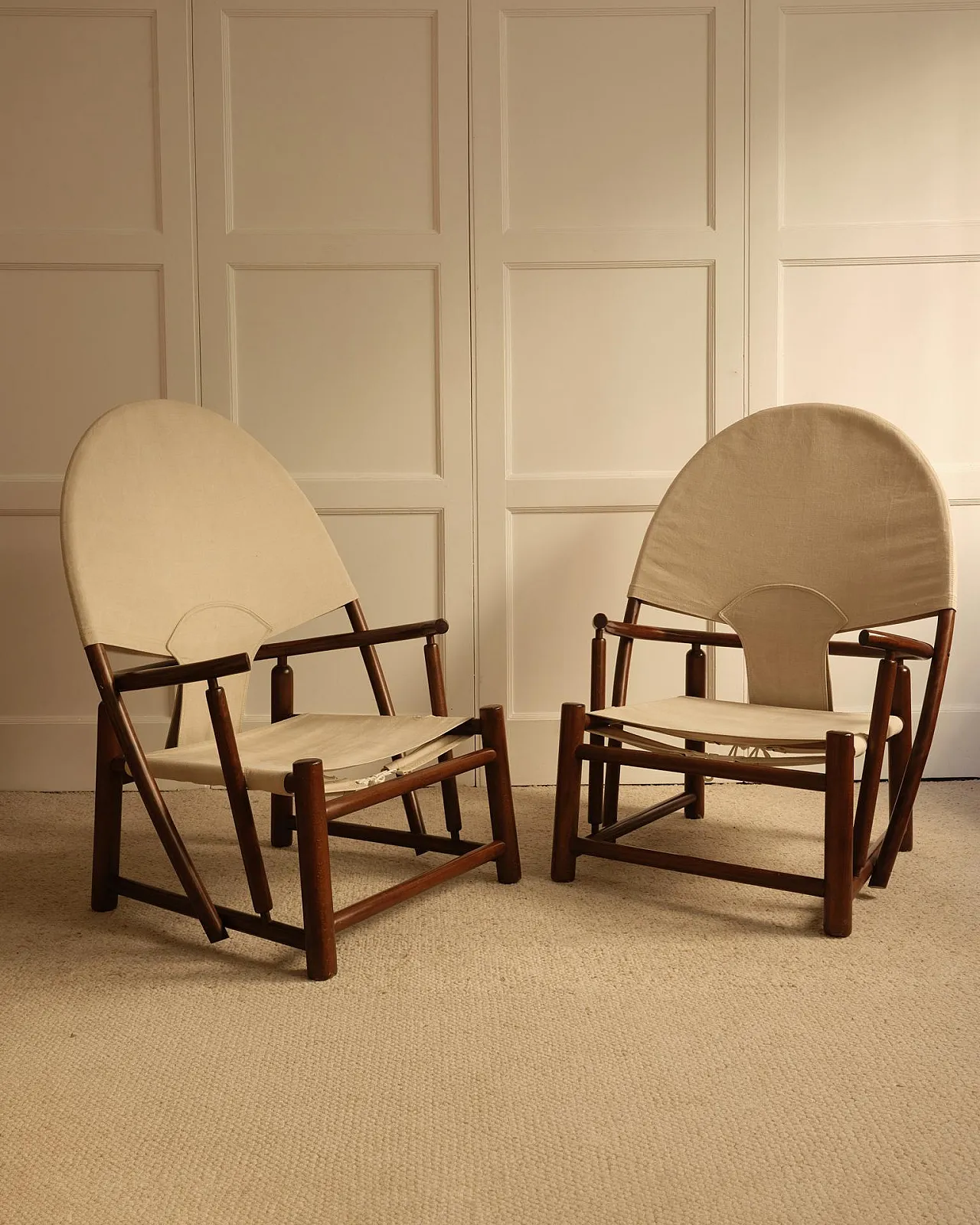 Pair of Hoop G23 chairs, 1970s 4