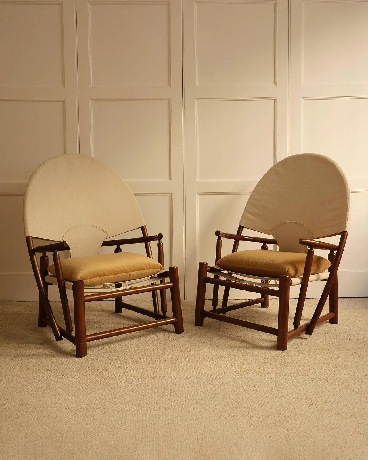 Pair of Hoop G23 chairs, 1970s 5