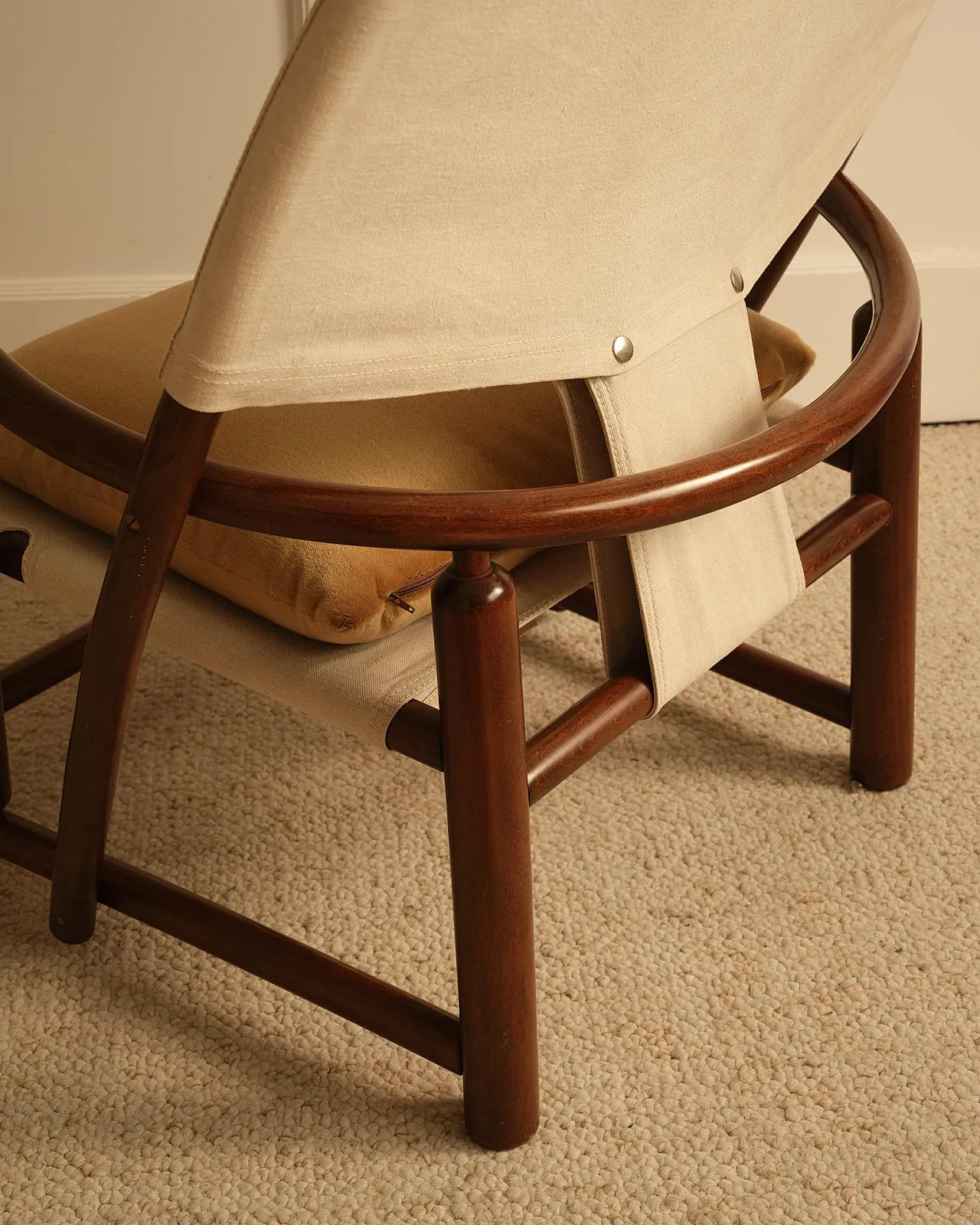 Pair of Hoop G23 chairs, 1970s 12