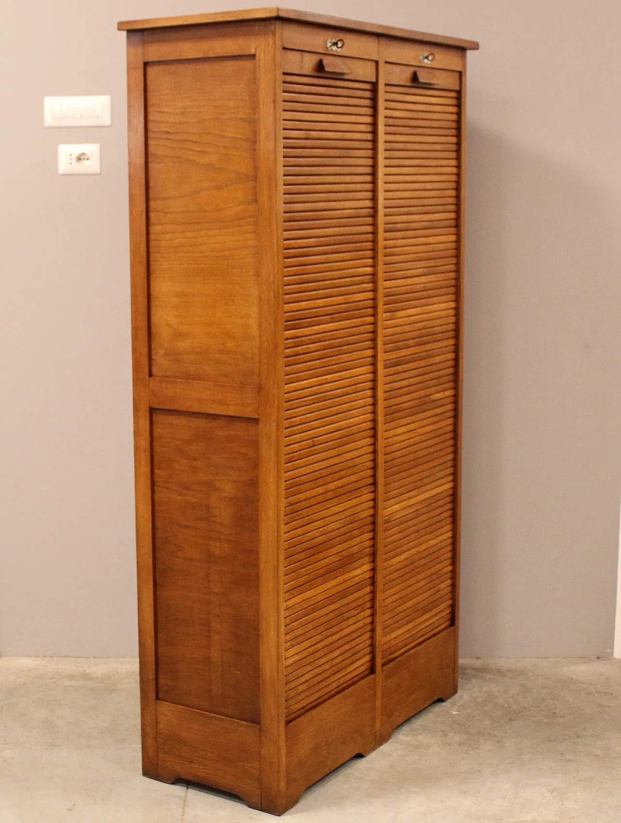 Filing cabinet with oak archive filing shutter, early 1900s 3