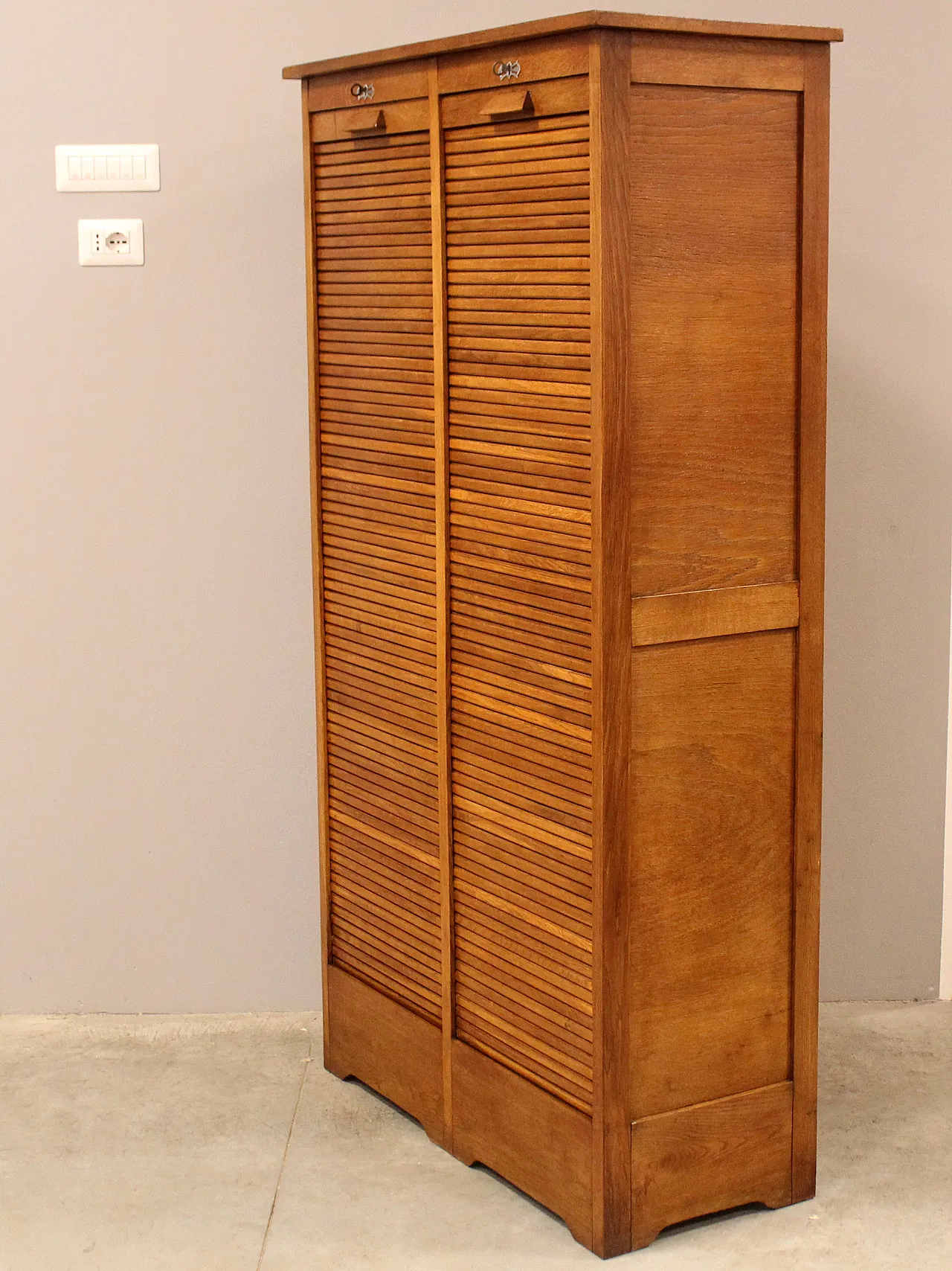 Filing cabinet with oak archive filing shutter, early 1900s 4