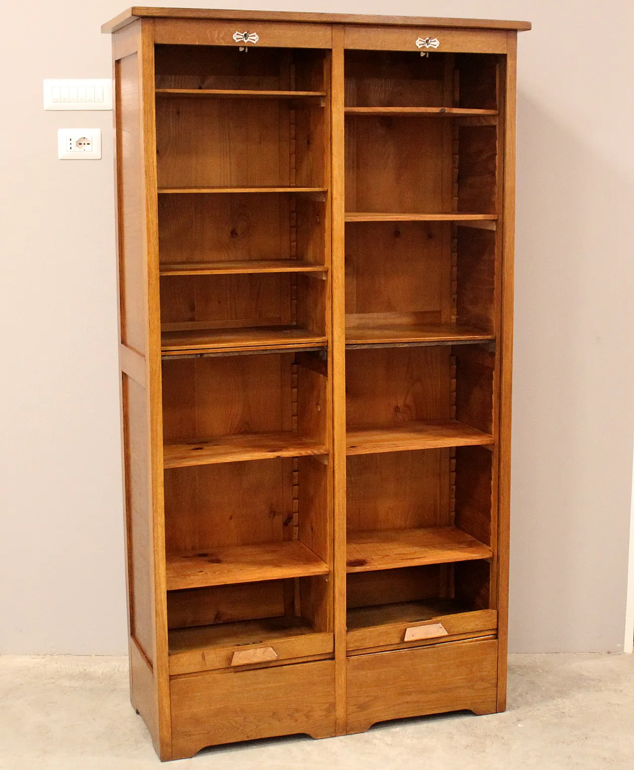 Filing cabinet with oak archive filing shutter, early 1900s 5