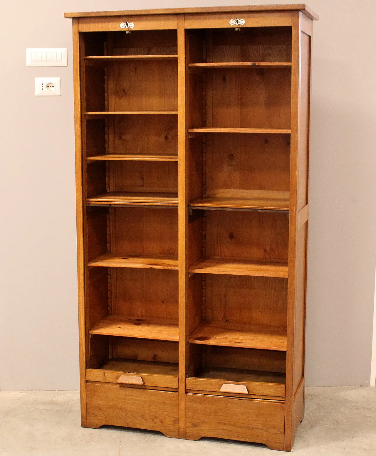 Filing cabinet with oak archive filing shutter, early 1900s 6