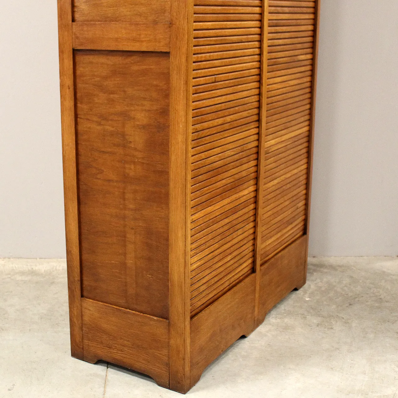 Filing cabinet with oak archive filing shutter, early 1900s 9
