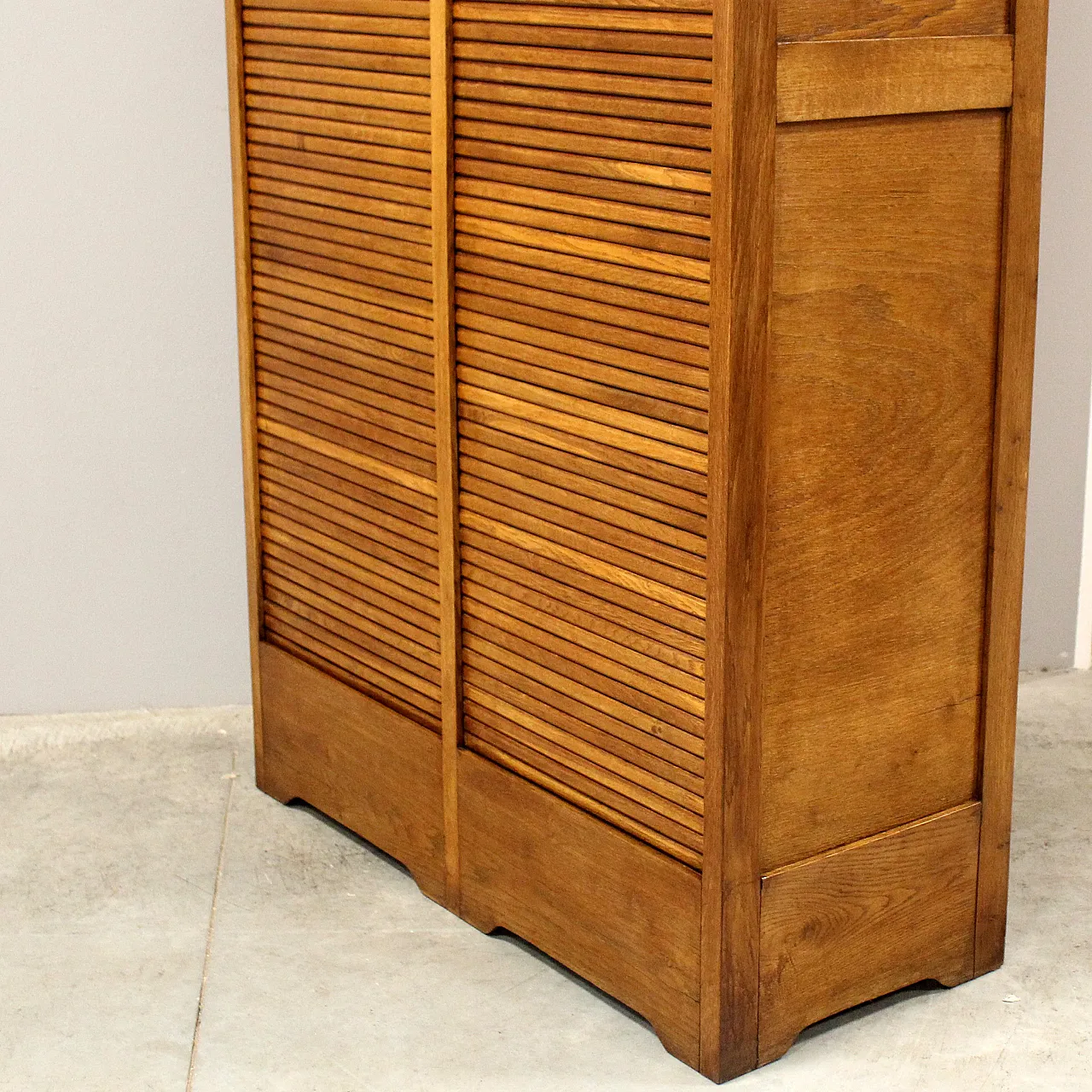 Filing cabinet with oak archive filing shutter, early 1900s 10
