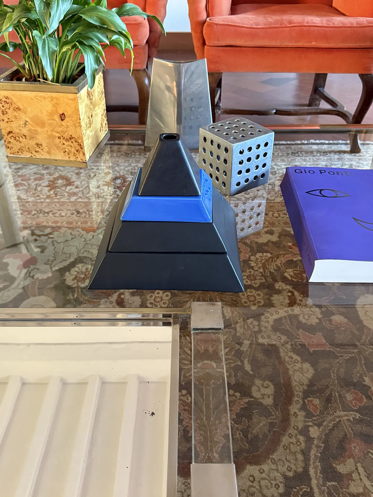 Pyramid-shaped ceramic centrepiece, Amalgames France 1980 3