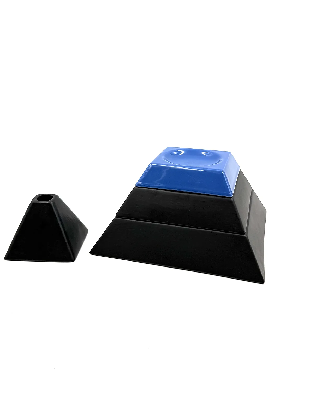 Pyramid-shaped ceramic centrepiece, Amalgames France 1980 13