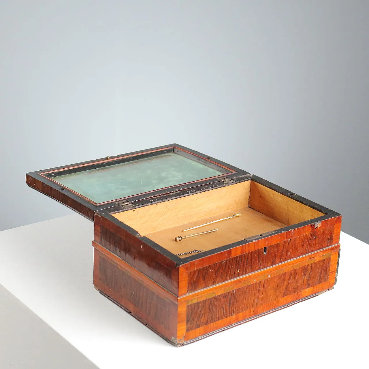 Rosewood travel box, 19th century 3