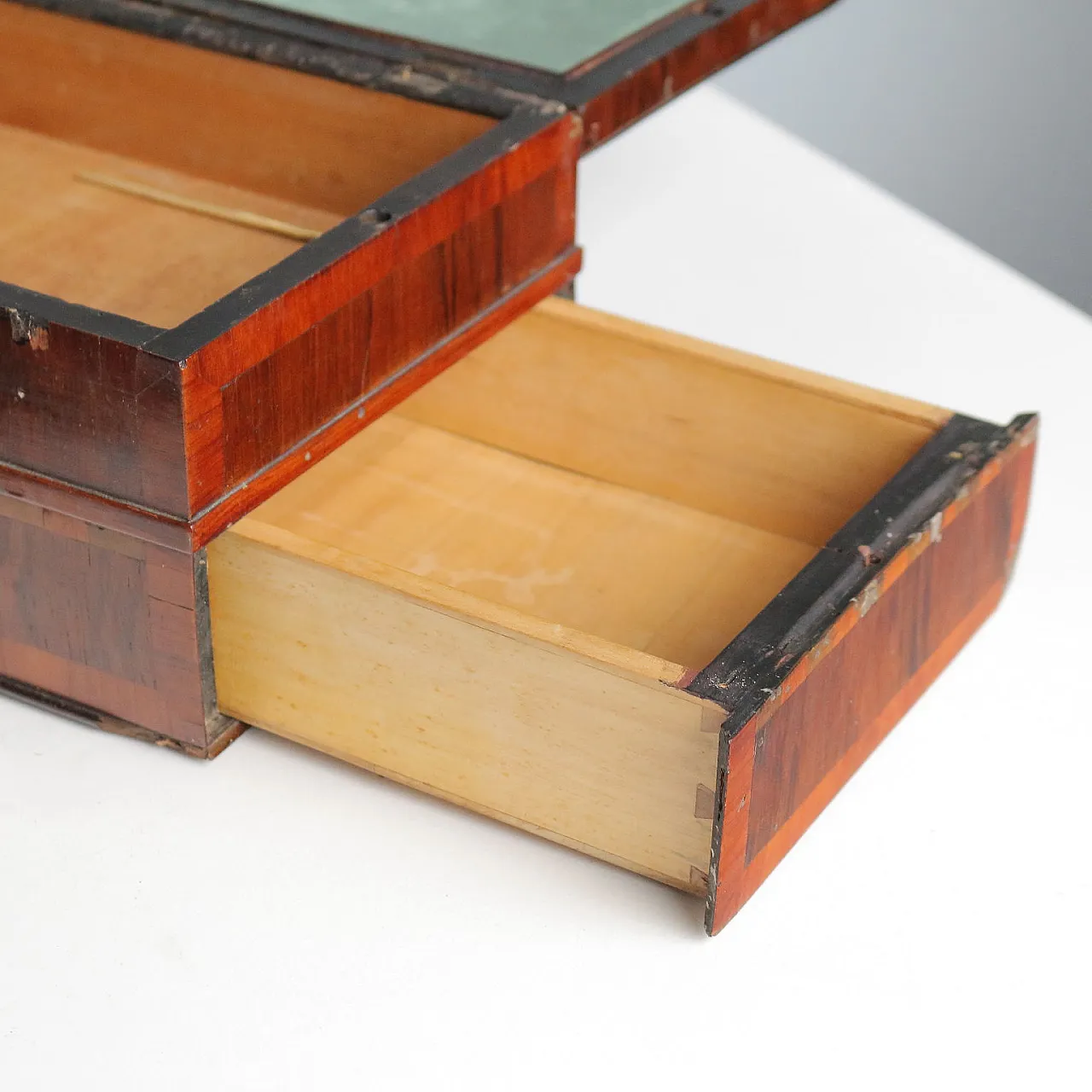 Rosewood travel box, 19th century 6