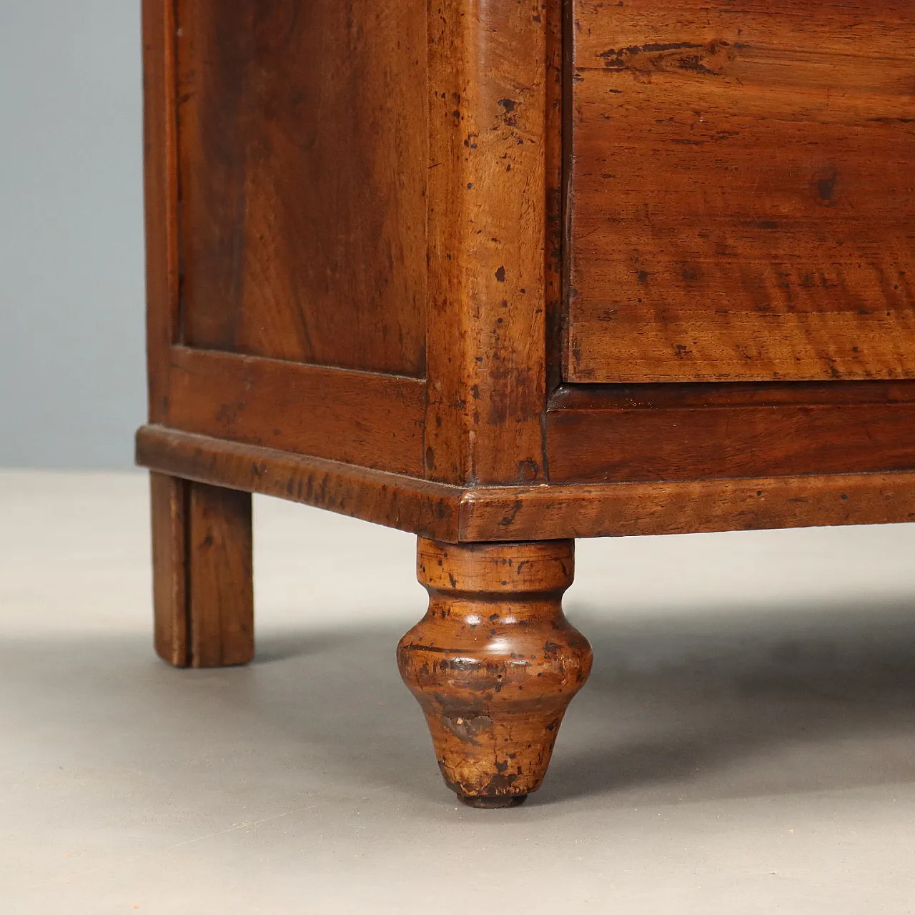 Charles X chest of drawers in walnut, 19th century 5