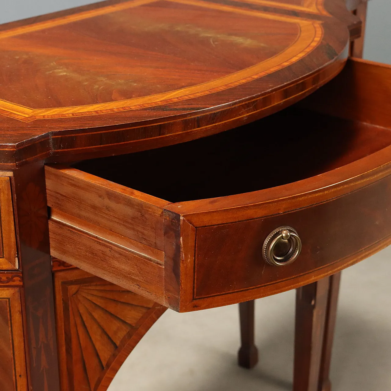 Victorian style servant in mahogany with inlays, 20th century 4