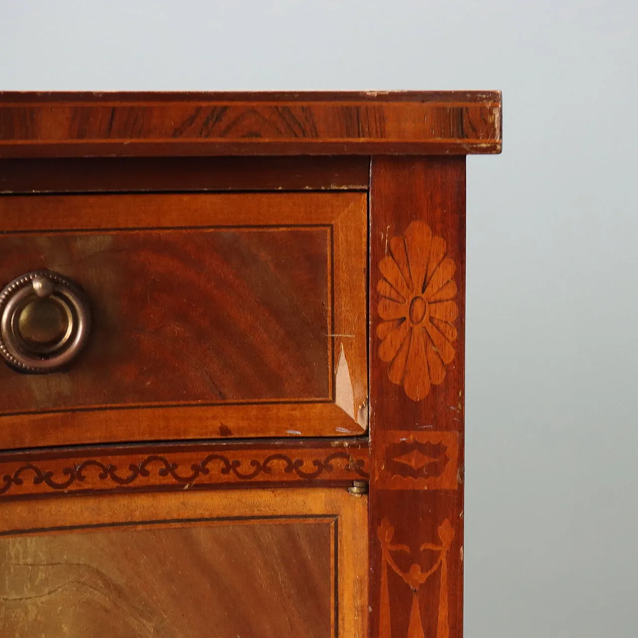 Victorian style servant in mahogany with inlays, 20th century 7