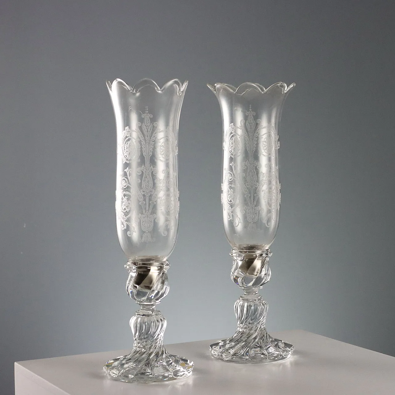 Coppia di candelieri in cristallo e vetro di Baccarat, '900 1
