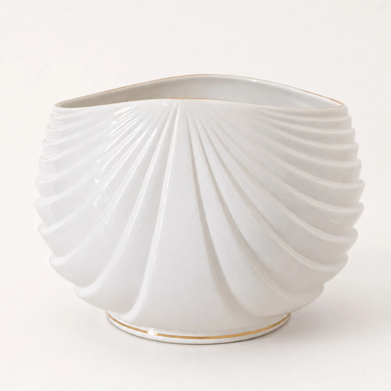 Pair of Gio Ponti style white and gold ceramic vases, 1970s 8