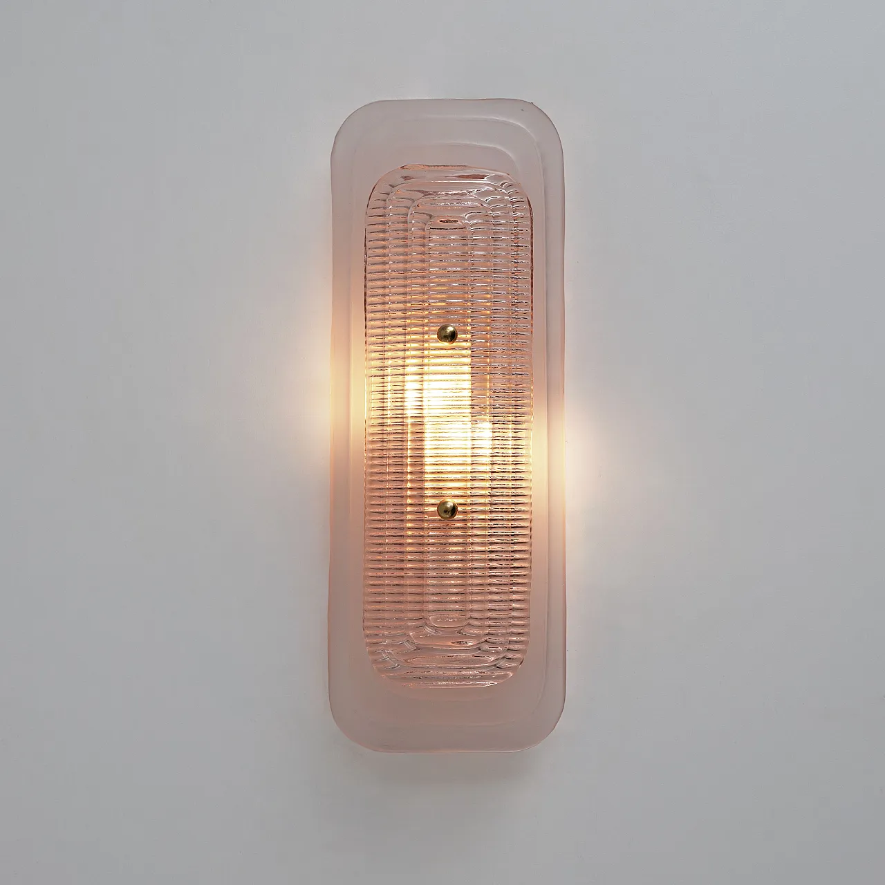 Pair of Art Deco wall lights in pink Murano glass and brass, 2000s 4