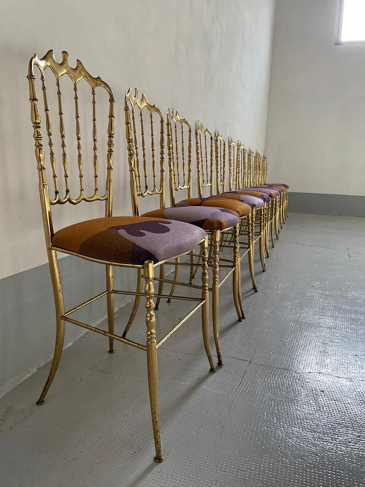 Set of 12 "Chiavarine" chairs in solid brass, Italy, 1950s 1