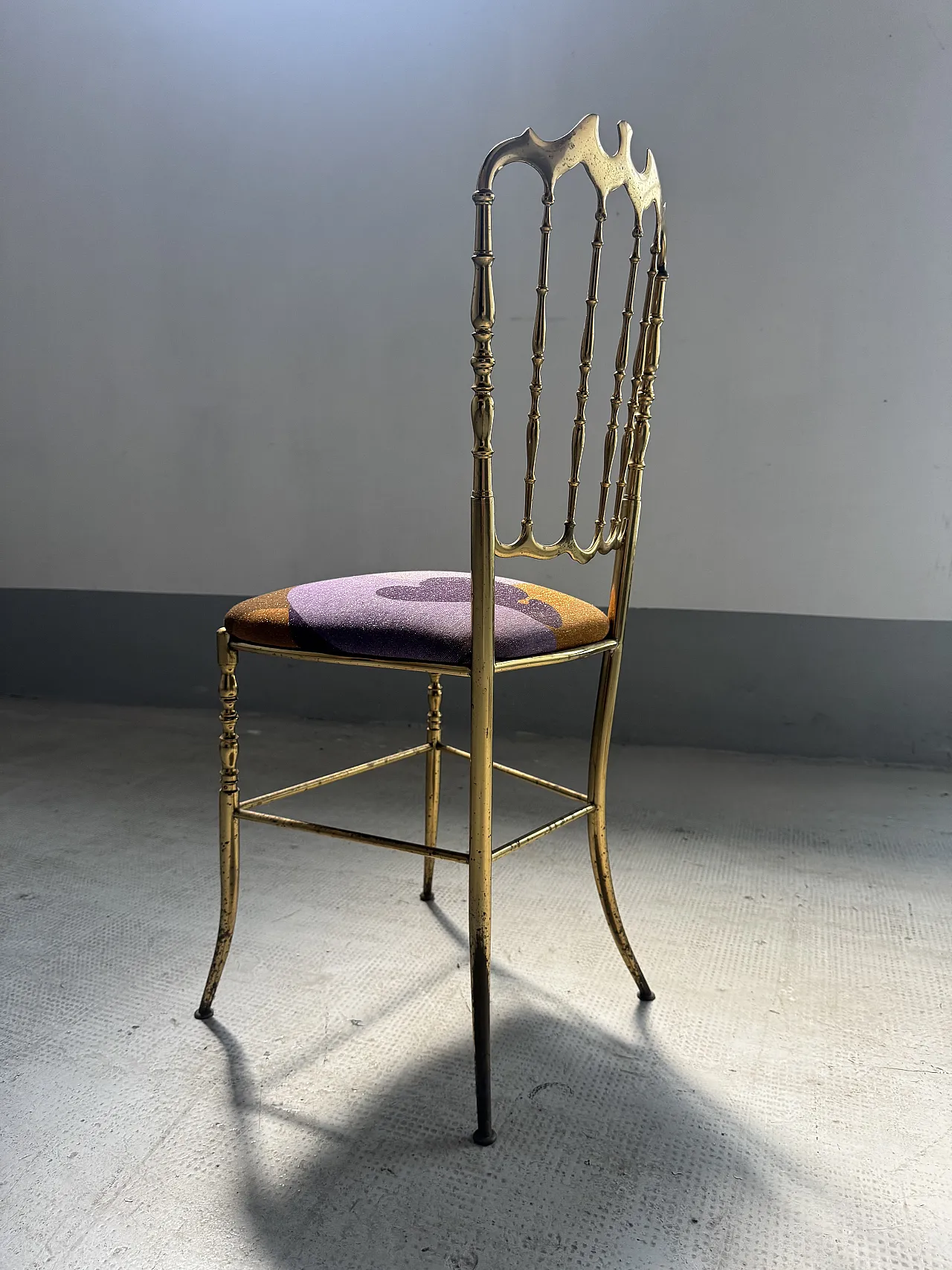 Set of 12 "Chiavarine" chairs in solid brass, Italy, 1950s 2