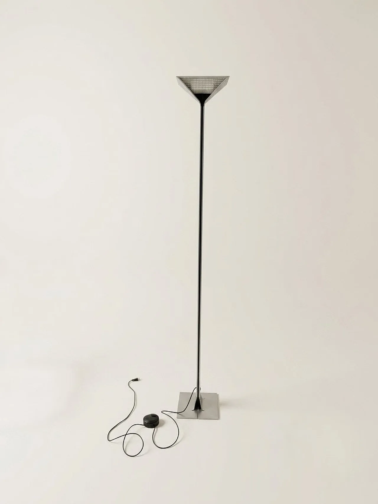 Gray Papillona floor lamp by Tobia Scarpa for Flos 70s 2