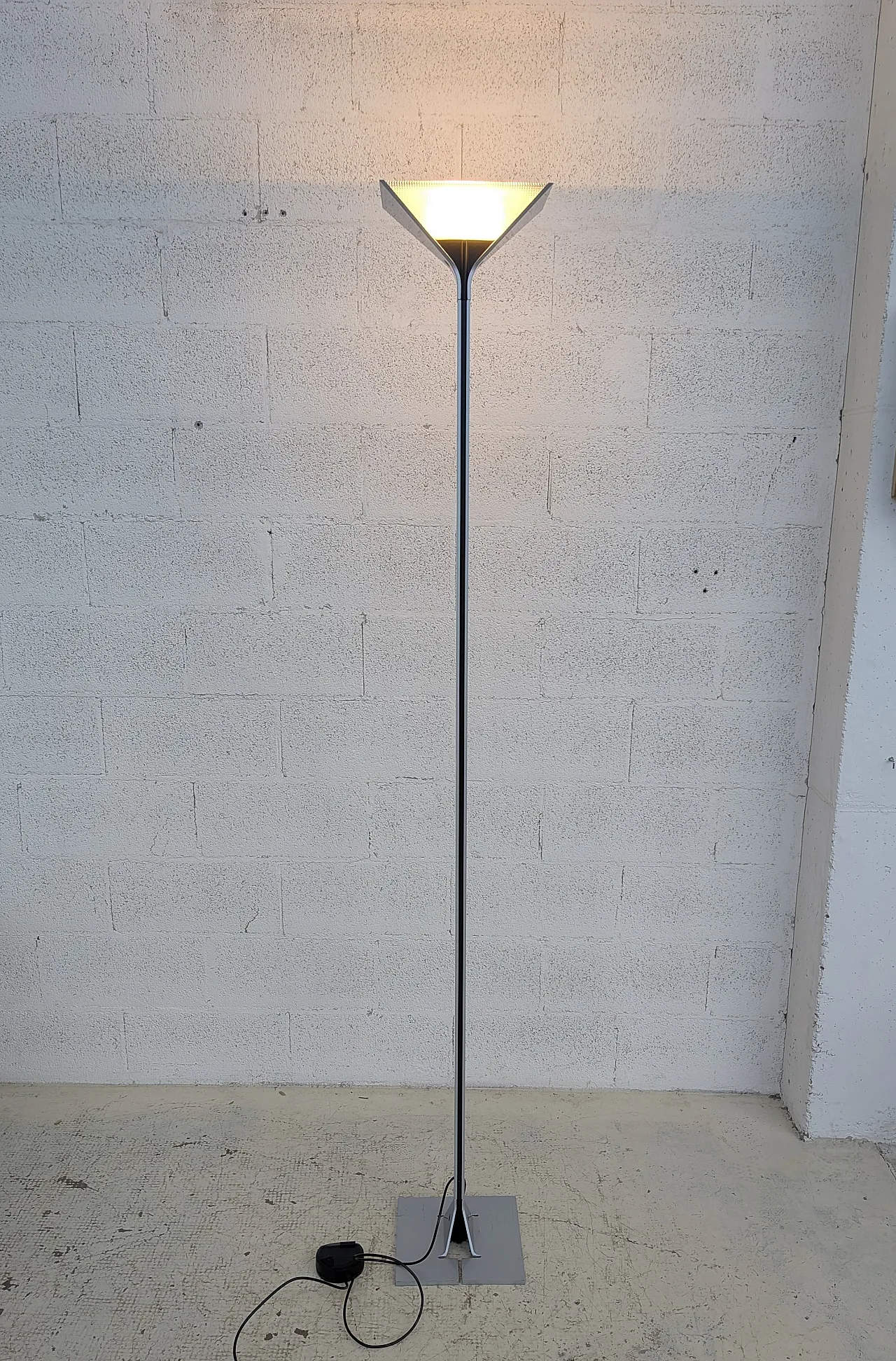 Gray Papillona floor lamp by Tobia Scarpa for Flos 70s 10
