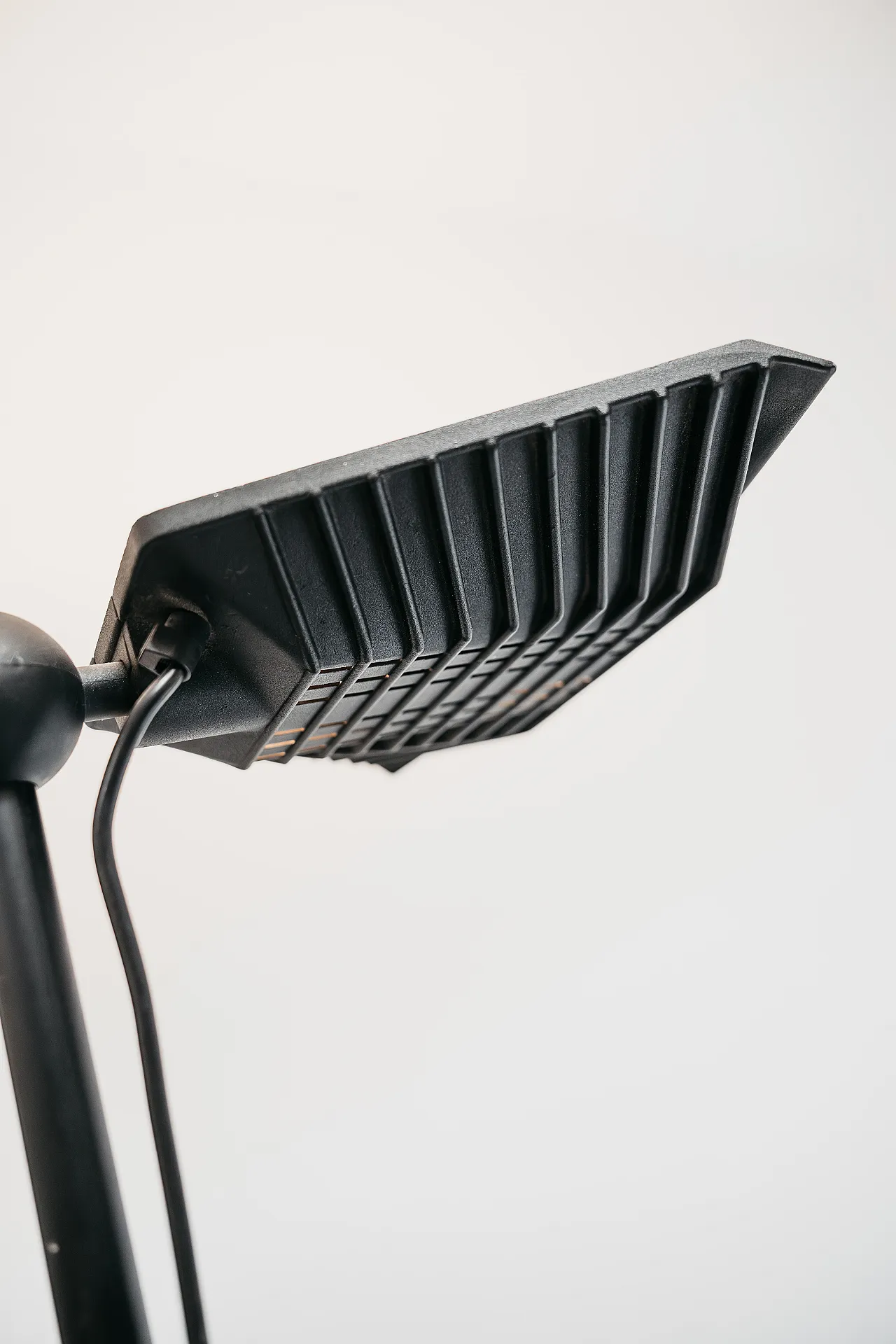 Pair of floor lamps by Ettore Sottsass for Olivetti Synthesis, 80s 8