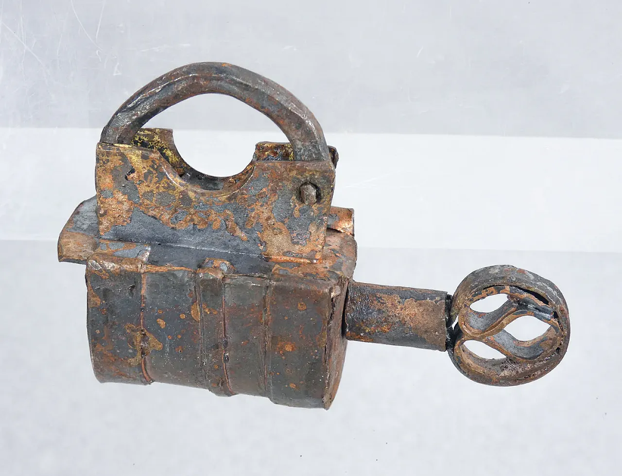 Bronze and iron key lock, 19th century 2
