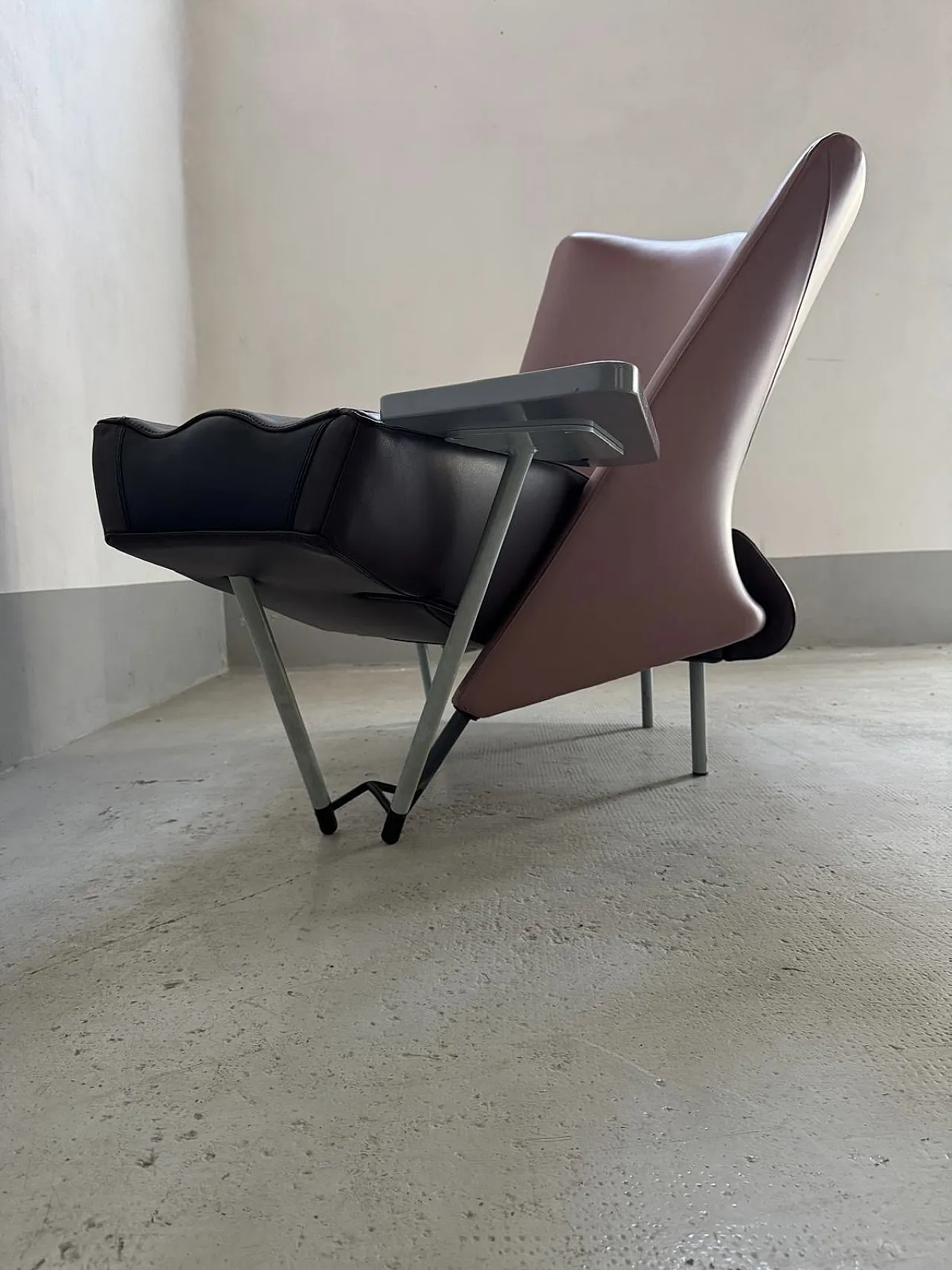 Chaise lounge by Paolo Deganello for Cassina, Italy 1980s 3